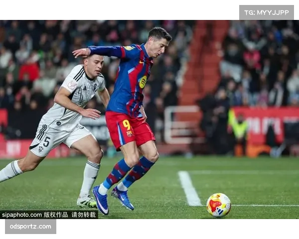 贝尔纳尔与德容双后腰组合运转流畅，巴萨中场控制力提升明显